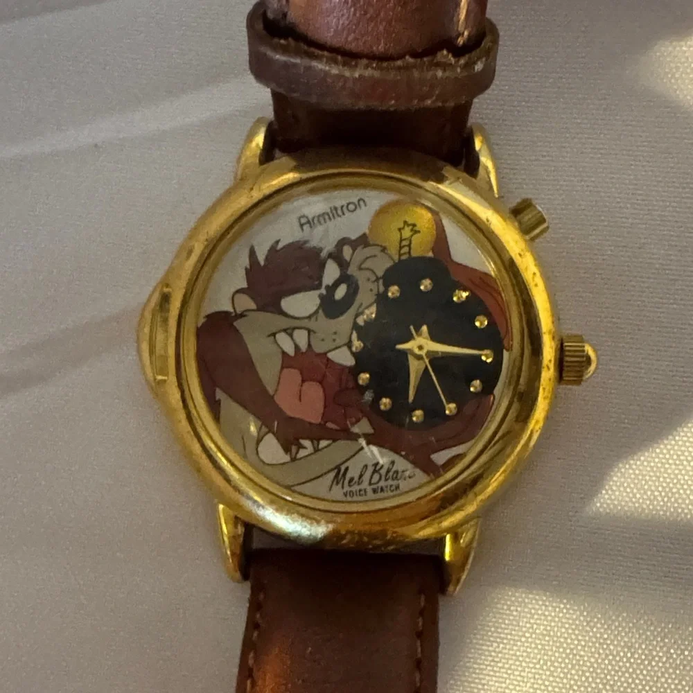 Elegant Brown Leather Strap Watch